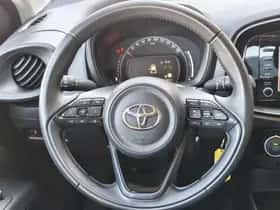 Toyota Aygo (2022) thumbnail 9