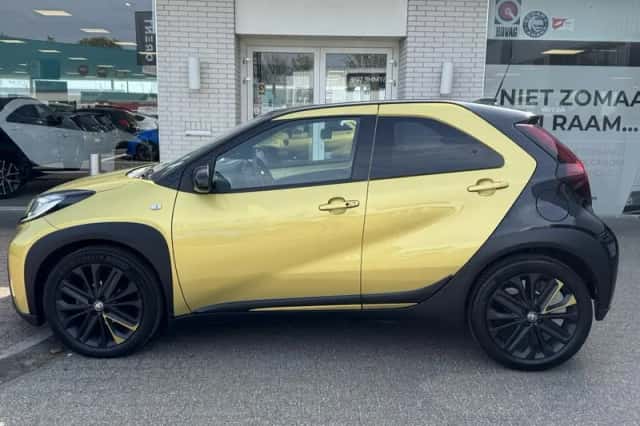 Toyota Aygo (2023) thumbnail 2