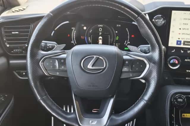 Lexus NX (2022) thumbnail 11
