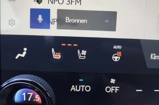 Lexus NX (2022) thumbnail 22