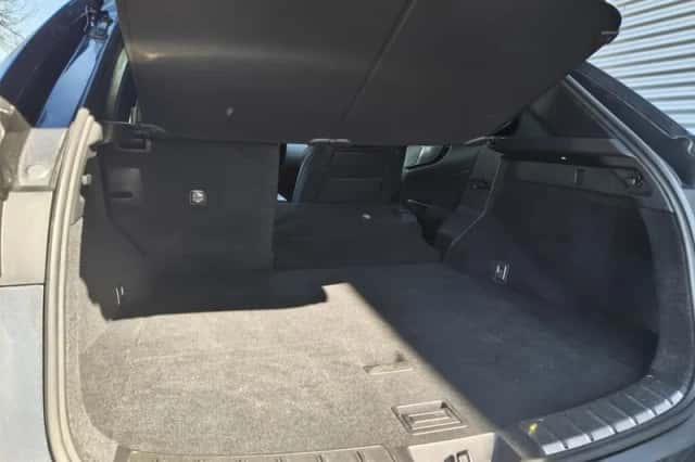 Lexus NX (2022) thumbnail 39