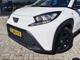 Toyota Aygo (2022) thumbnail 2