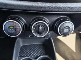 Toyota Aygo (2022) thumbnail 18