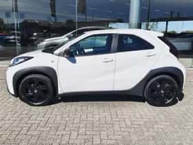 Toyota Aygo (2022) thumbnail 3