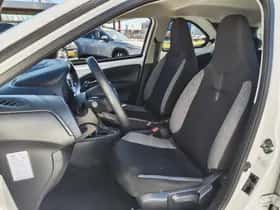 Toyota Aygo (2022) thumbnail 24