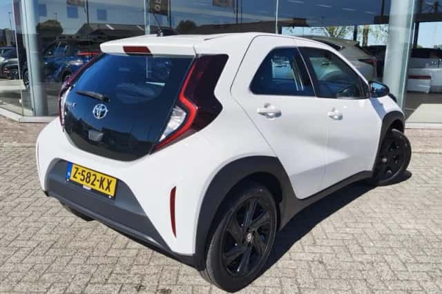 Toyota Aygo (2022) thumbnail 4