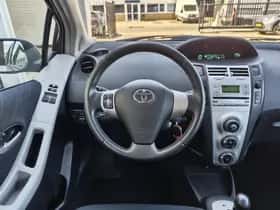 Toyota Yaris (2008) thumbnail 9