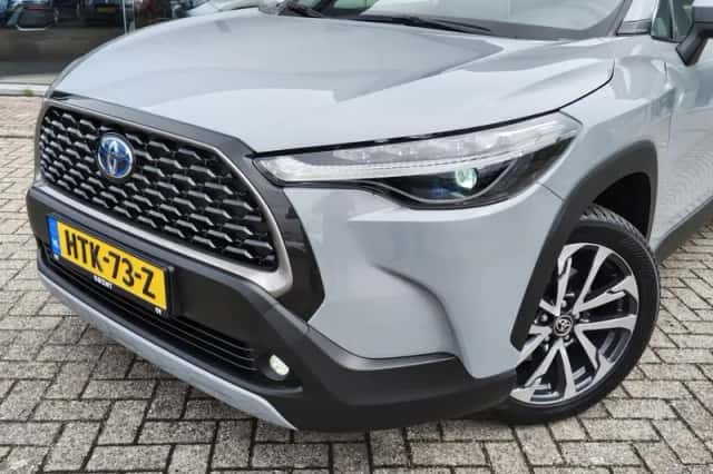 Toyota Corolla (2024) thumbnail 2