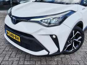 Toyota C-HR (2020) thumbnail 2