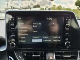 Toyota C-HR (2020) thumbnail 17