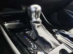 Toyota C-HR (2020) thumbnail 22