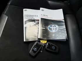 Toyota C-HR (2020) thumbnail 42