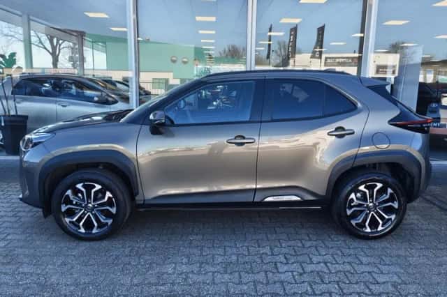 Toyota Yaris Cross (2025) thumbnail 3