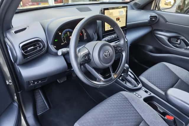 Toyota Yaris Cross (2025) thumbnail 24