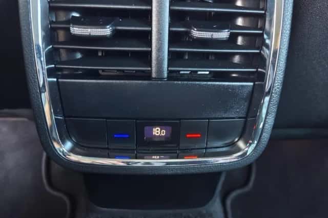 Škoda Octavia (2023) thumbnail 36