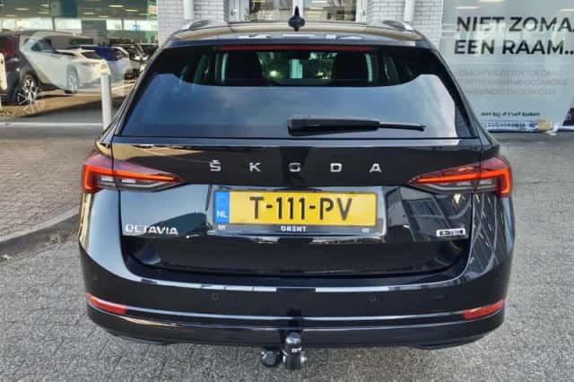 Škoda Octavia (2023) thumbnail 7