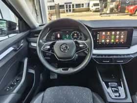 Škoda Octavia (2023) thumbnail 9