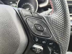 Toyota C-HR (2023) thumbnail 14