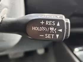 Toyota C-HR (2023) thumbnail 15