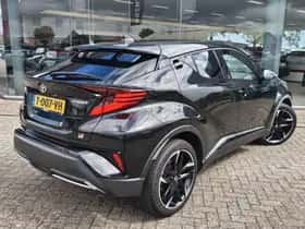 Toyota C-HR (2023) thumbnail 4
