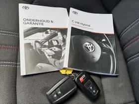 Toyota C-HR (2023) thumbnail 38