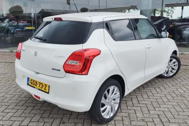 Suzuki Swift (2024) thumbnail 4