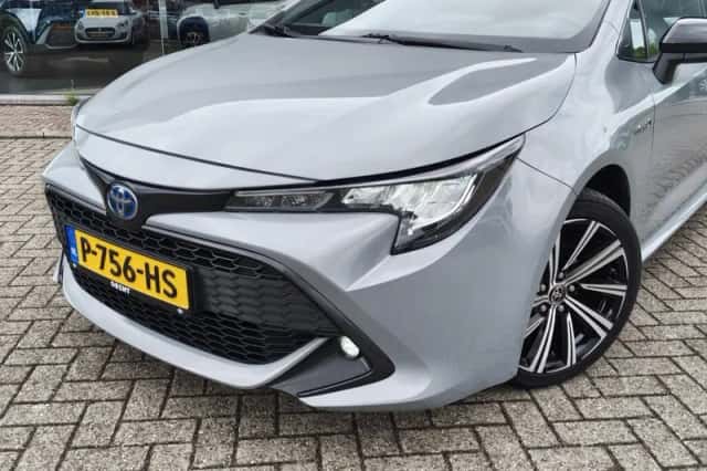 Toyota Corolla (2022) thumbnail 2
