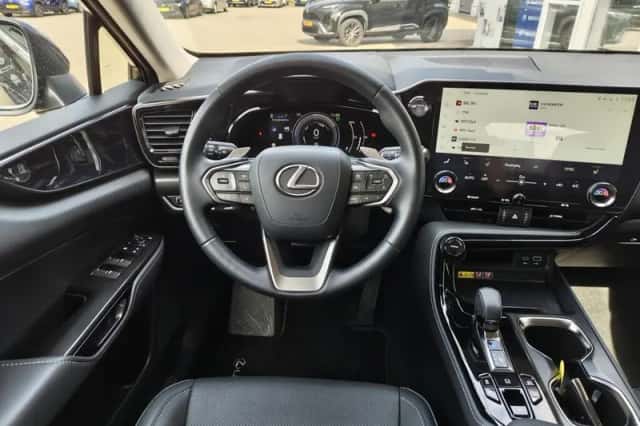 Lexus NX (2025) thumbnail 10