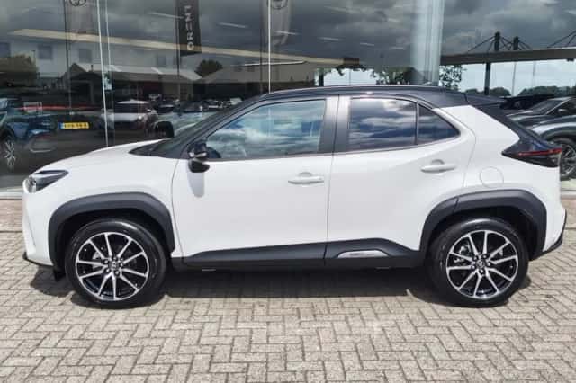 Toyota Yaris Cross (2025) thumbnail 3
