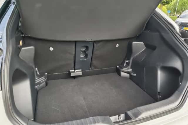 Toyota Yaris Cross (2025) thumbnail 32