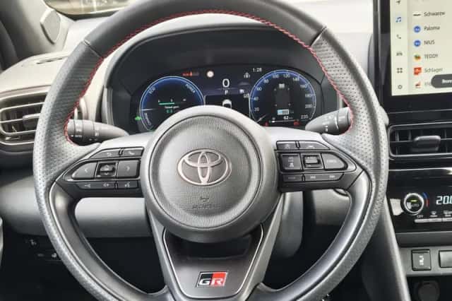 Toyota Yaris Cross (2025) thumbnail 9