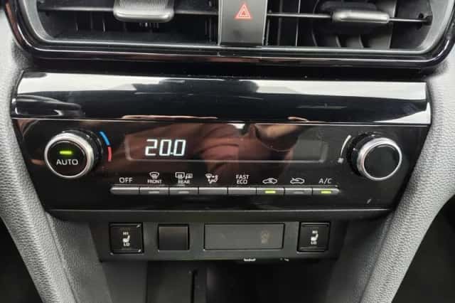Toyota Yaris Cross (2025) thumbnail 17