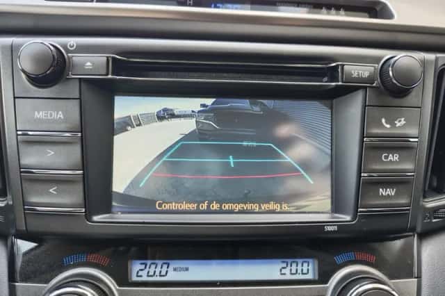 Toyota RAV4 (2015) thumbnail 18
