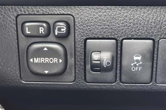 Toyota RAV4 (2015) thumbnail 23