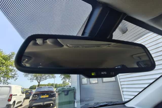 Toyota RAV4 (2015) thumbnail 24