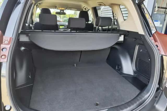 Toyota RAV4 (2015) thumbnail 30