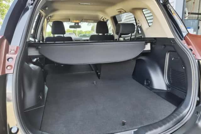 Toyota RAV4 (2015) thumbnail 31