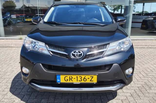Toyota RAV4 (2015) thumbnail 6