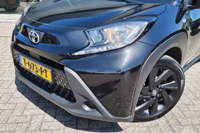 Toyota Aygo (2023) thumbnail 2