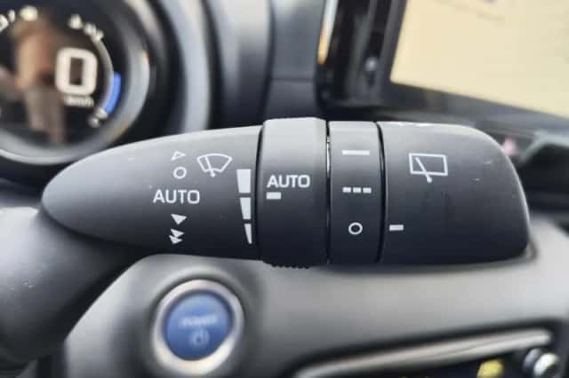 Toyota Yaris (2023) thumbnail 13