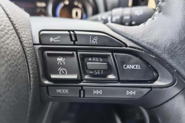 Toyota Yaris (2023) thumbnail 15
