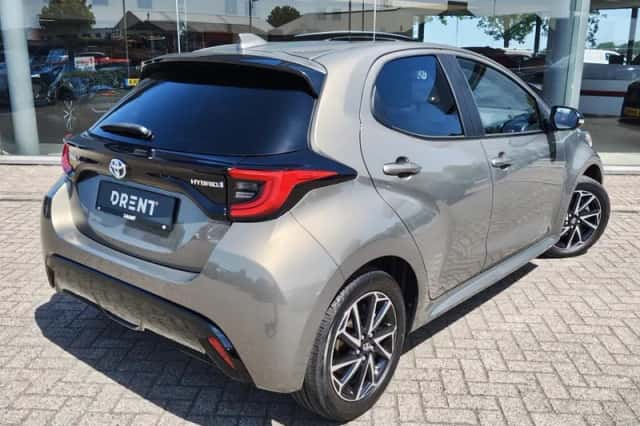Toyota Yaris (2023) thumbnail 4