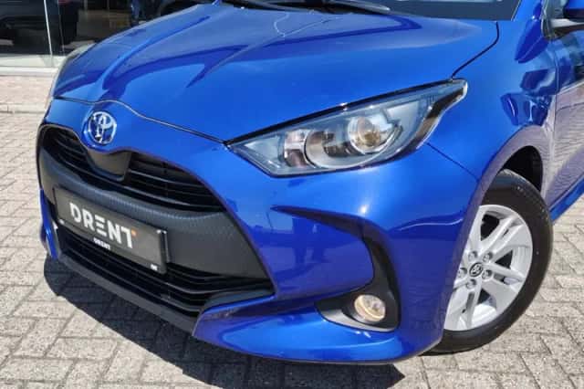 Toyota Yaris (2025) thumbnail 2