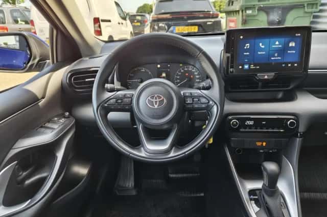 Toyota Yaris (2025) thumbnail 8