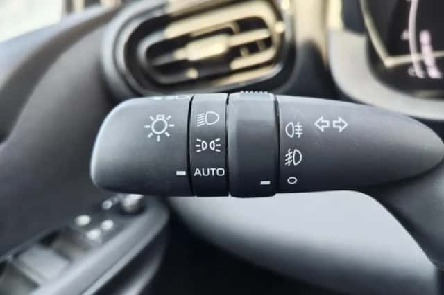 Toyota Yaris (2024) thumbnail 11