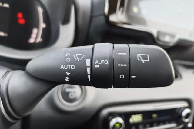 Toyota Yaris (2024) thumbnail 12