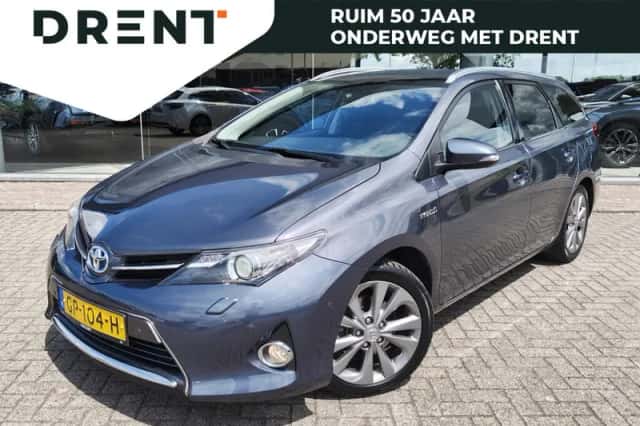 Toyota Auris (2015) thumbnail 1