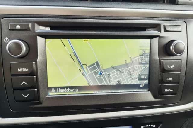 Toyota Auris (2015) thumbnail 20