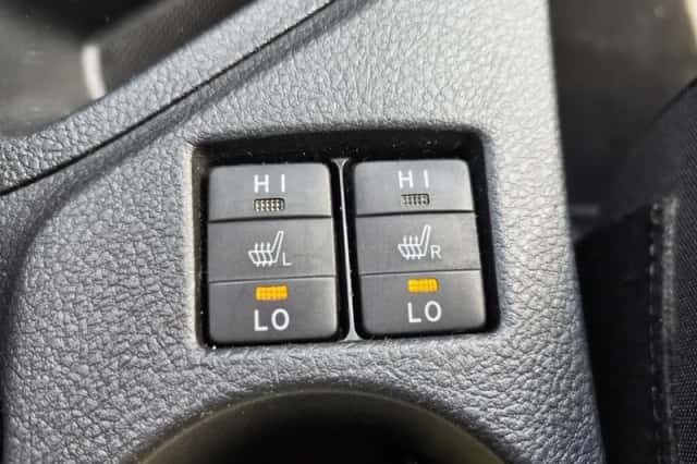 Toyota Auris (2015) thumbnail 24