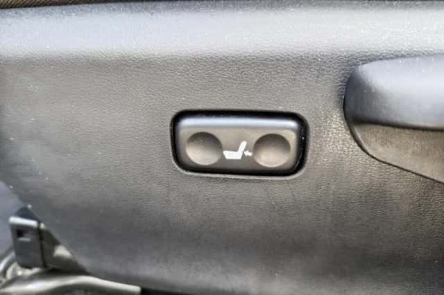 Toyota Auris (2015) thumbnail 30